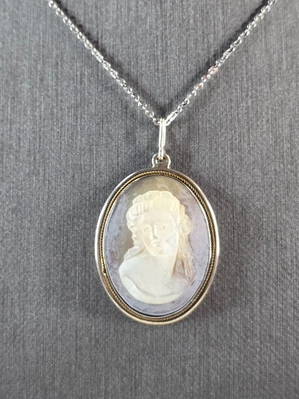 Womens Sterling Silver Victorian Style Cameo Pendant Necklace 7.4g E2360